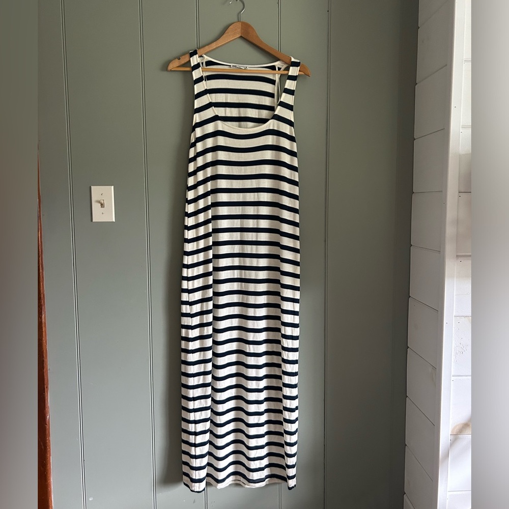 Zara scoop neck navy and white stretchy maxi dress